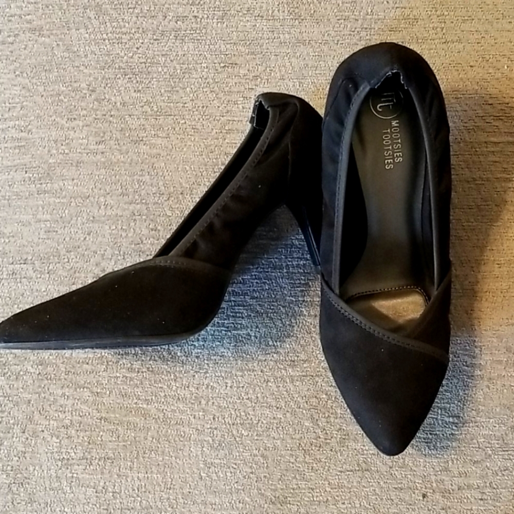 Shoes - Picture 2 of 3
